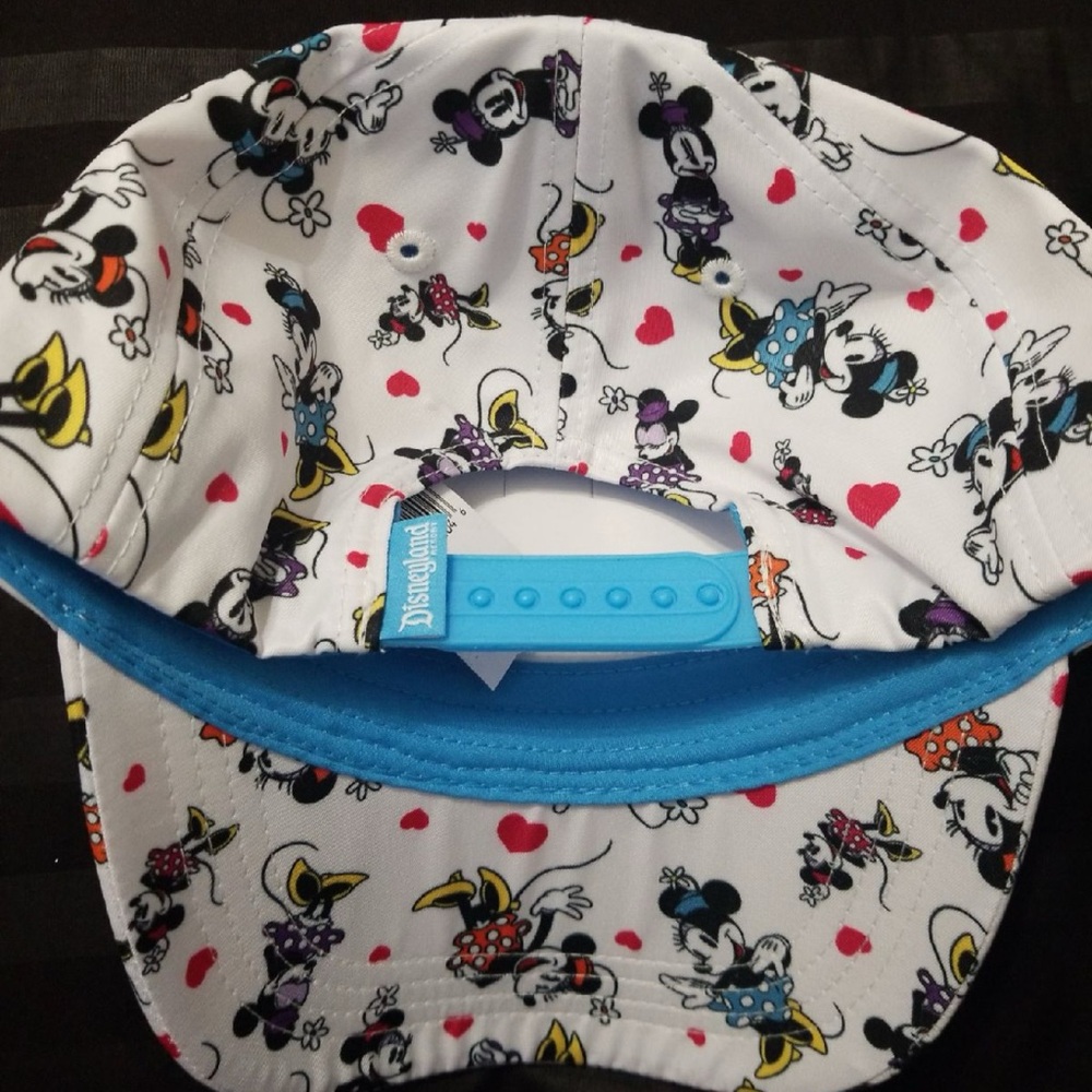 Minnie Mouse hat - Picture 4 of 7